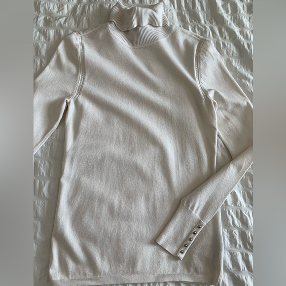 White House Black Market Turtleneck Sweater - Picture 6 of 16